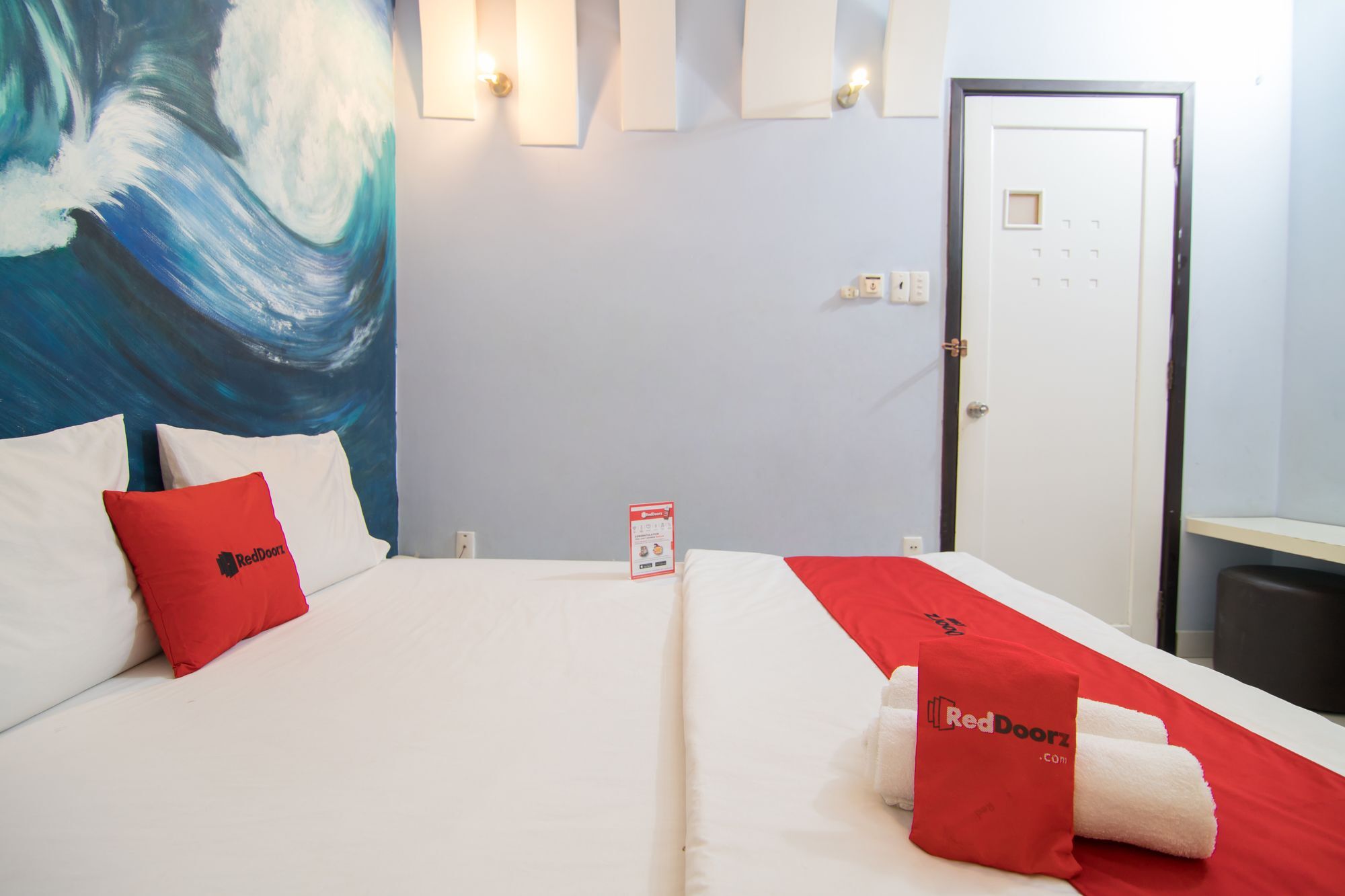 Khách sạn Reddoorz Near Gia Dinh International Hospital 2*